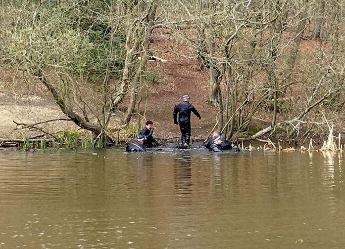 Police divers in Epping Forest on Good Friday. Credit: Met Police 