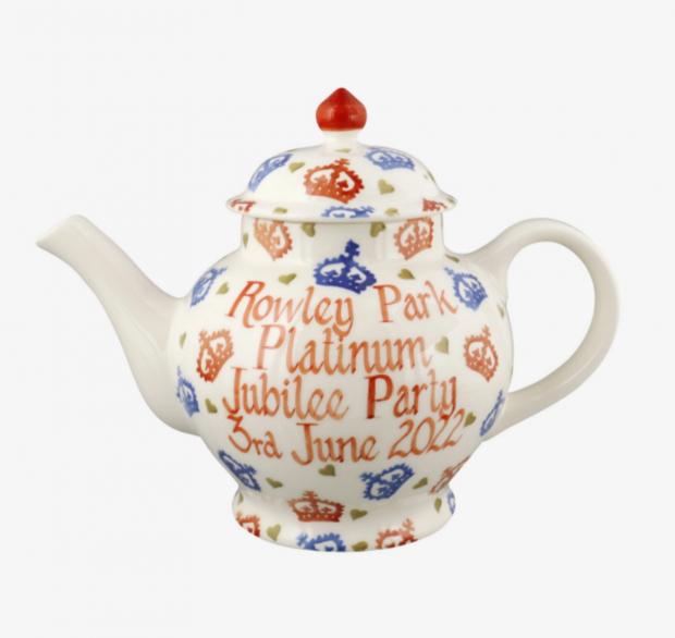 Epping Forest Guardian: Personalised Platinum Jubilee 4 Mug Teapot (Emma Bridgewater)