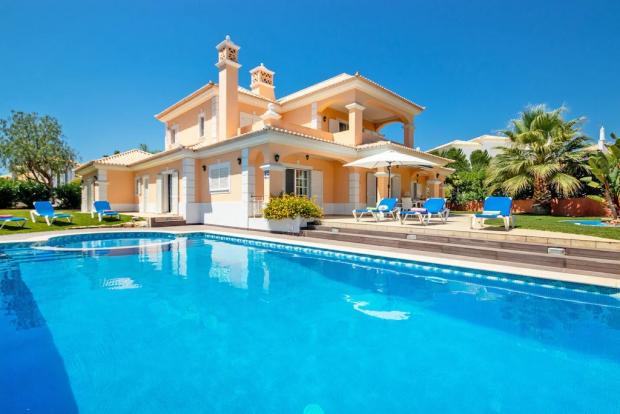 Epping Forest Guardian: Fantastic villa with heatable swimming pool, air-con, free wifi - Algarve, Portugal. Credit: Vrbo