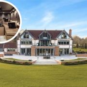 Look inside the £15 million home. (Rightmove)